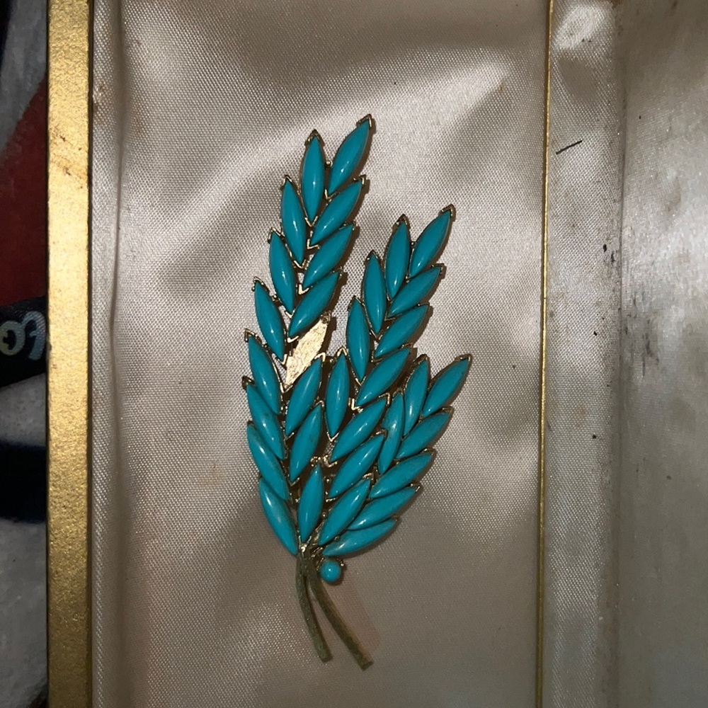 Vintage Trifari Turquoise Brooch